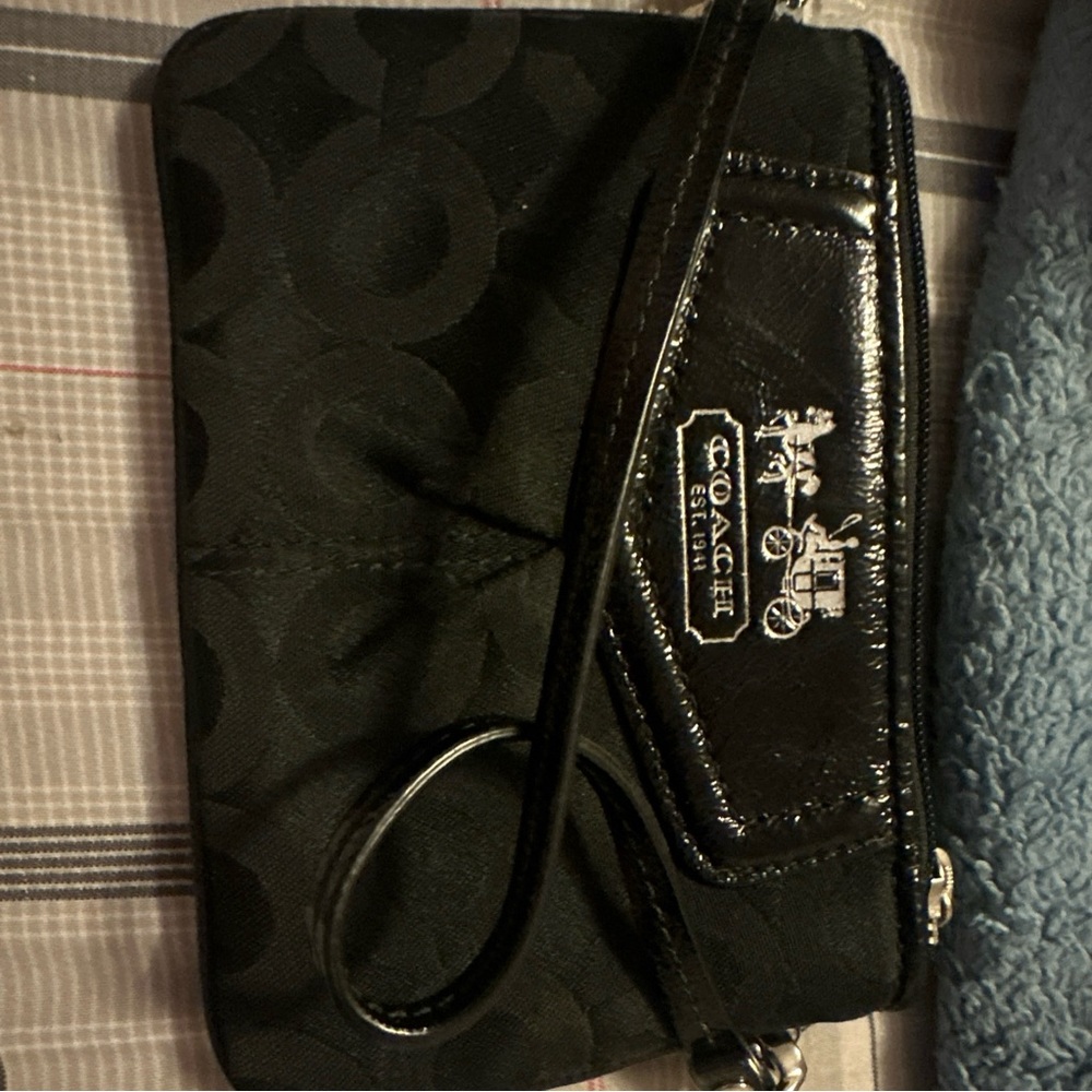 Coach wristlet wallet